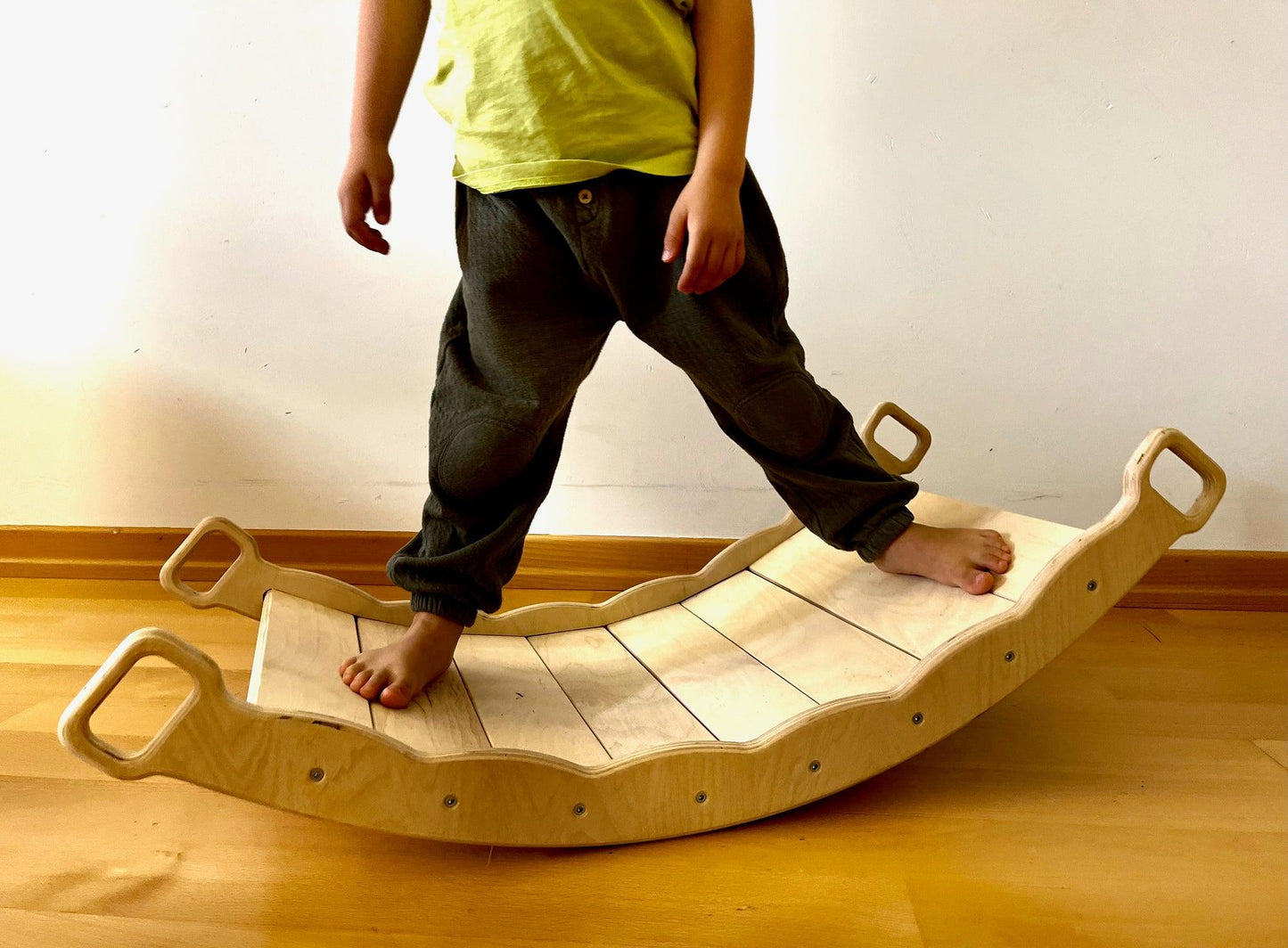 montessori balance board balancing